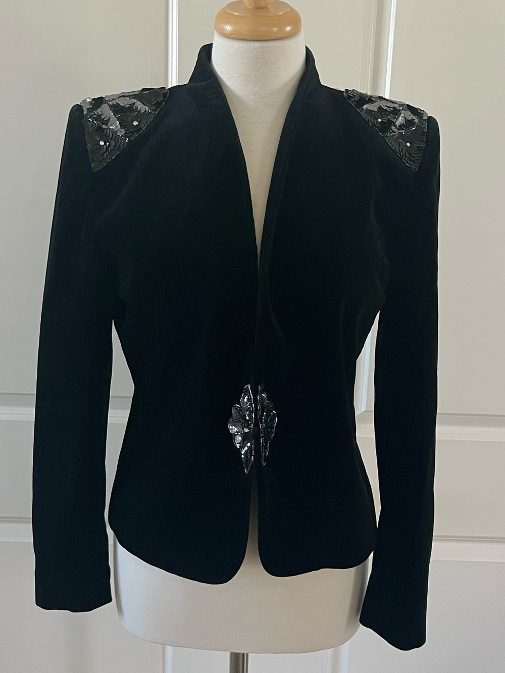 Nolan Miller The Dynasty Collection  Black Velvet Blazer Size 8 vintage 1980’s